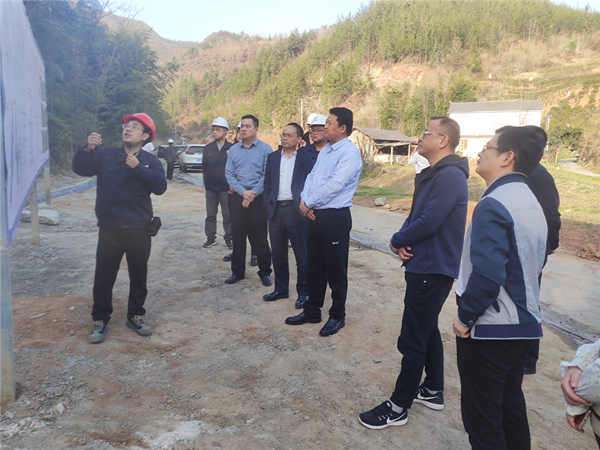 湖北省生態(tài)環(huán)境保護監(jiān)察專員馮安龍一行赴竹山項目群指導工作1.jpg